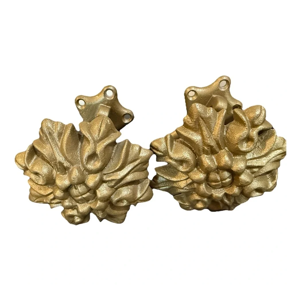 VTG Heavy Drapery Rod Two Renaissance Gold Petite Pois Medallion Floral Brackets
